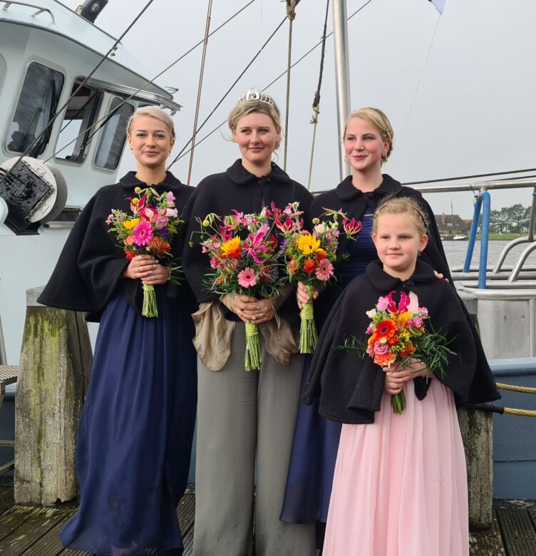 De Garnalenkoningin en haar hofhouding